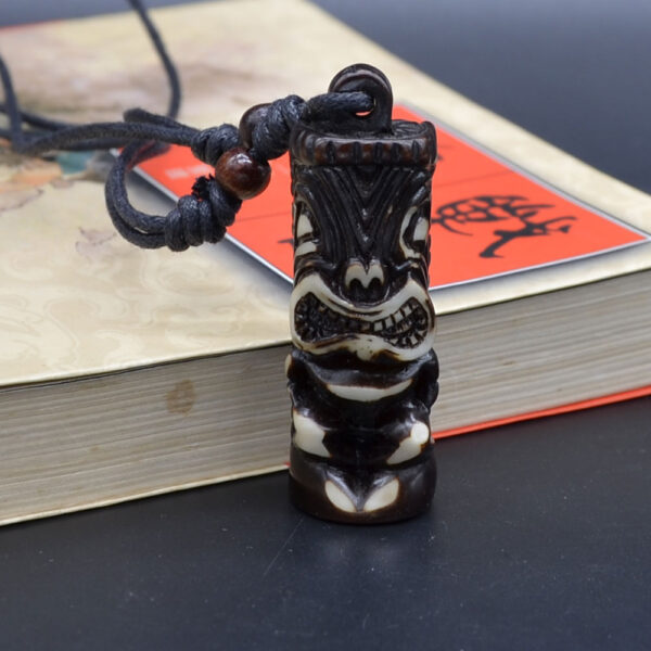 Collier tiki homme
