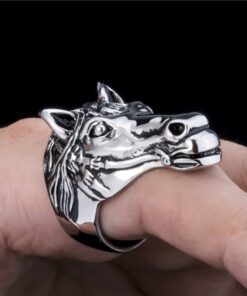 Bague tete de cheval couleur argent