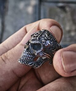 Bague avec tête de mort franc maçon