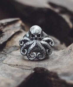 Bague avec tete de mort pirate