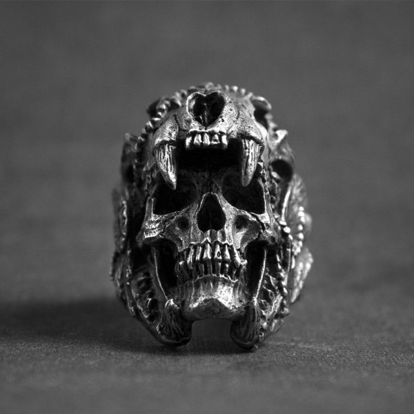 Bague avec un crane indien