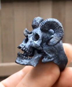 Bague gothique crane corne