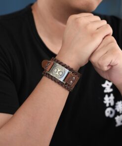 Bracelet manchette cuir homme en poignet